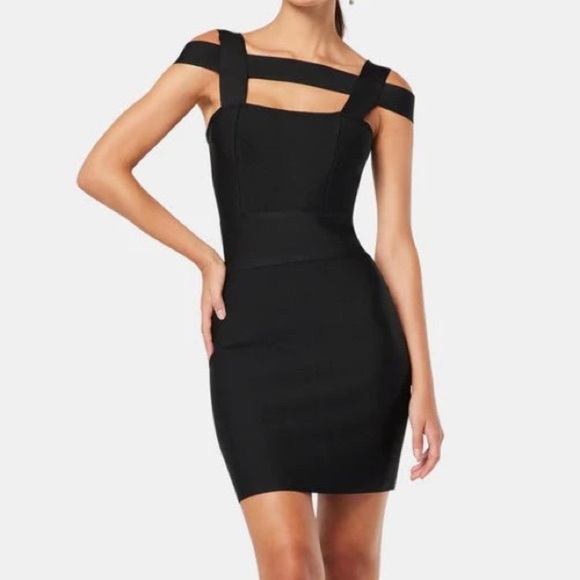 Elliatt | Monumental Dress - Picture 1 of 4